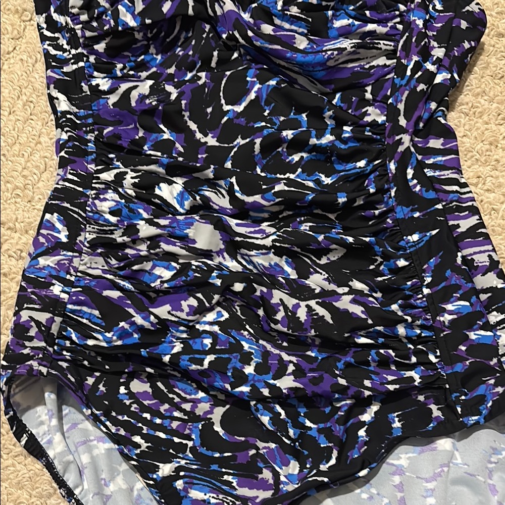 Multicolor Swimsuit with Abstract Pattern - Picture 4 of 7